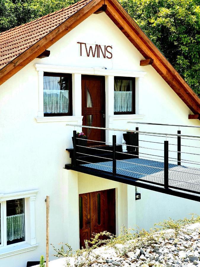 Twins Apartments Совата Экстерьер фото