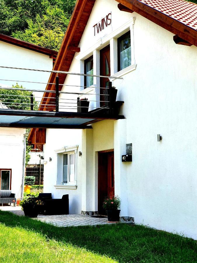 Twins Apartments Совата Экстерьер фото
