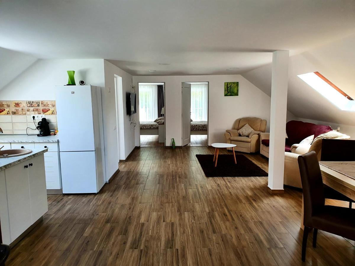 Twins Apartments Совата Экстерьер фото