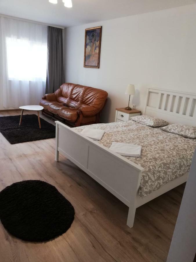 Twins Apartments Совата Экстерьер фото